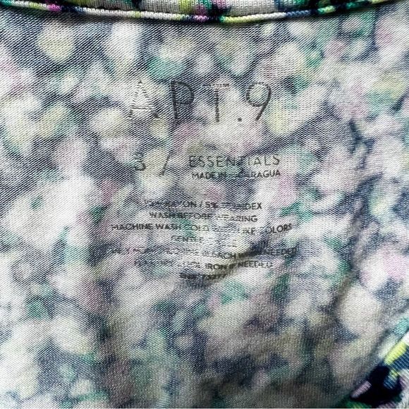 Apt. 9 Small Essentials V Neck Tee Short Sleeves Pastels Size Small - Picture 2 of 3